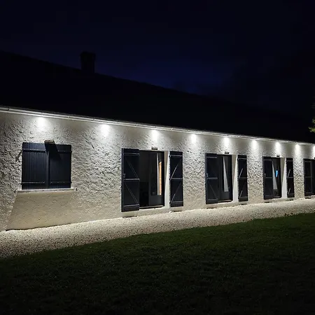Maison En Pierre, Piscine Chauffee, Parc 1ha