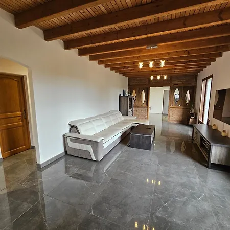 Maison En Pierre, Piscine Chauffee, Parc 1ha Villa *